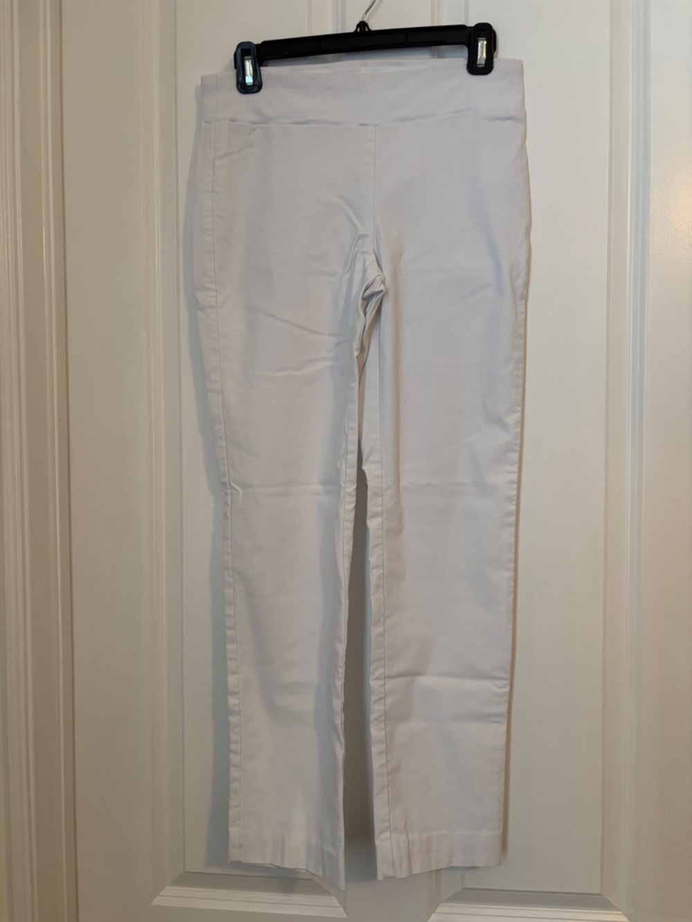 J. McLaughlin -  White Pull-On Pants w/ pockets. Sz 6. Rayon/Nylon/Spandex